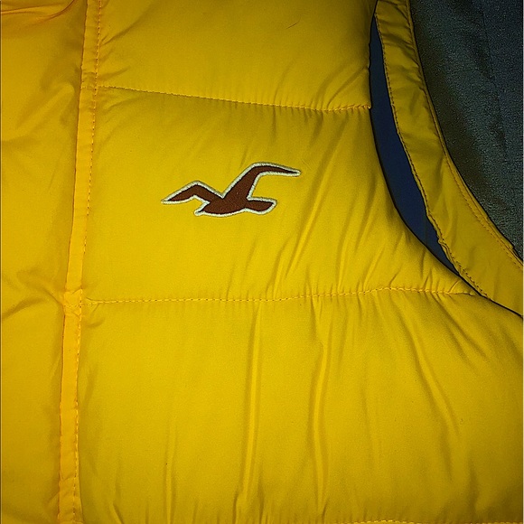 Limited Edition Hollister Yellow-Blue Puffer Vest - Picture 6 of 6